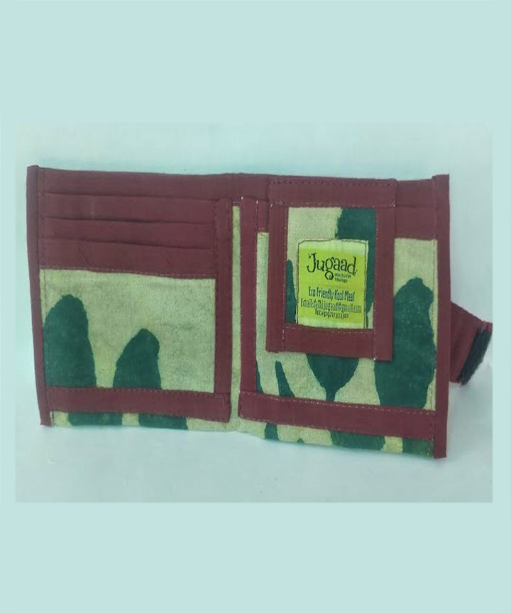 Green handcrafted cotton wallet