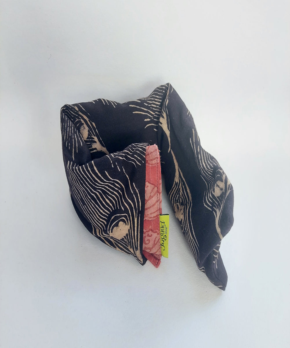 Black handcrafted vegetable dye canvas cloth heat pad(big)