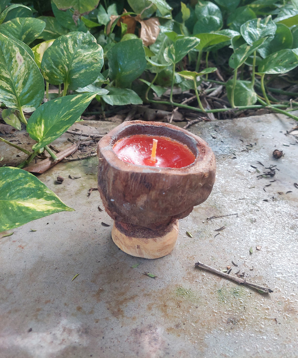 Red hancrafted coconut shell candle