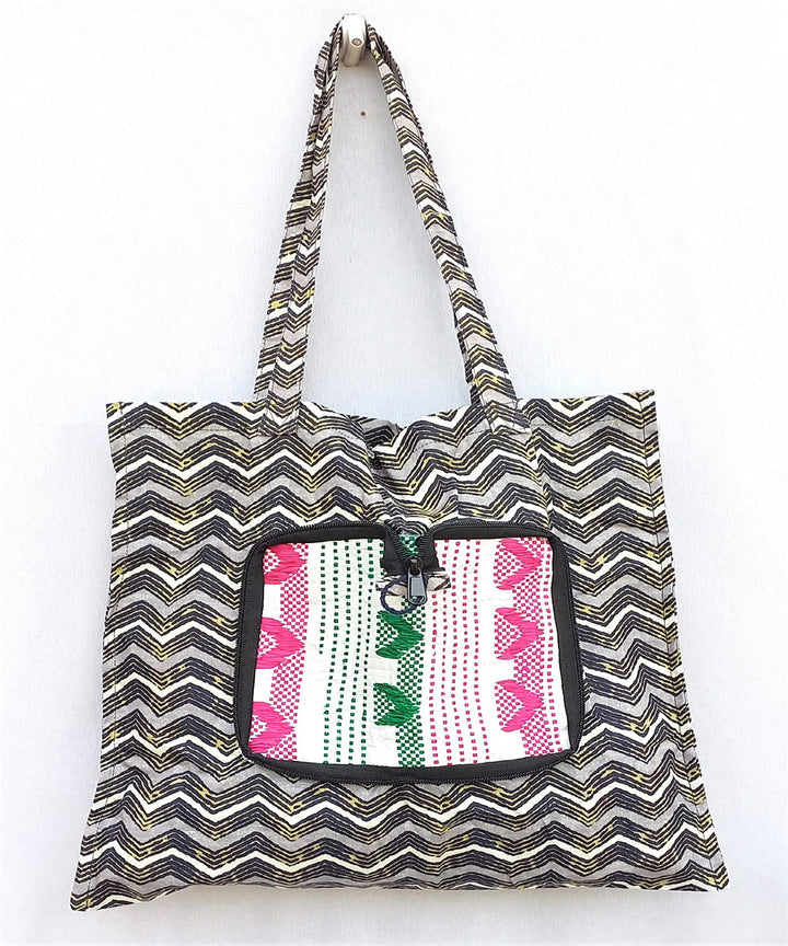 Black handcrafted compact shopping bag