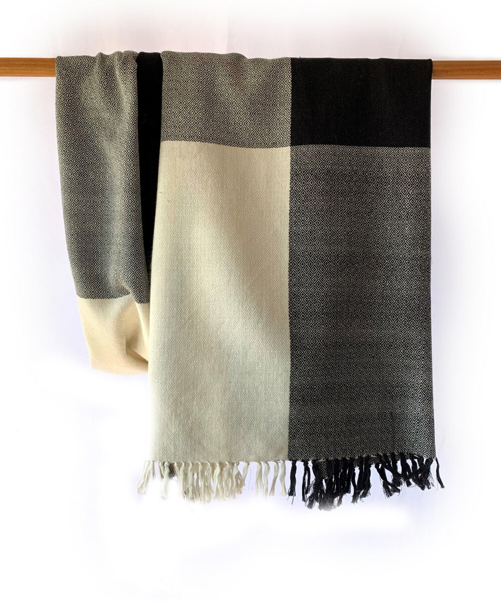 White black handwoven woolen stole