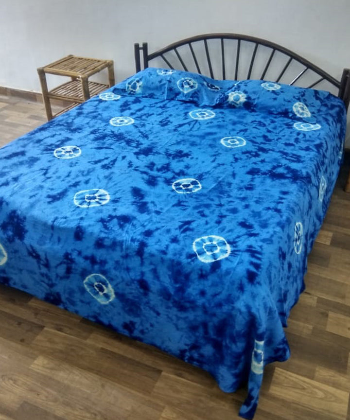 Sky blue handcrafted tie dye cotton double bedsheet
