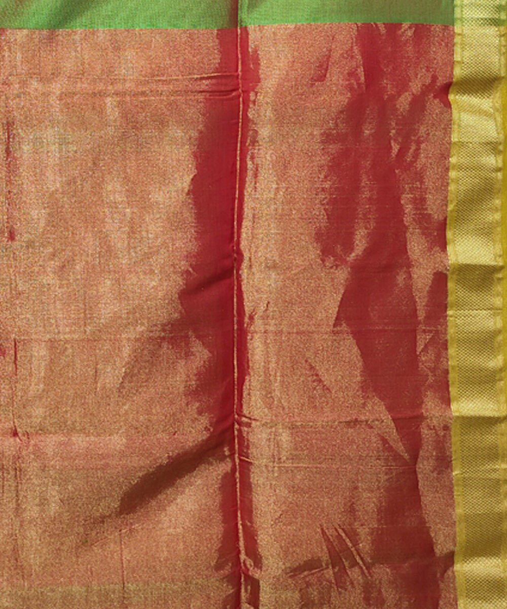 Green and red dual tone handwoven cotton silk maheshwari saree