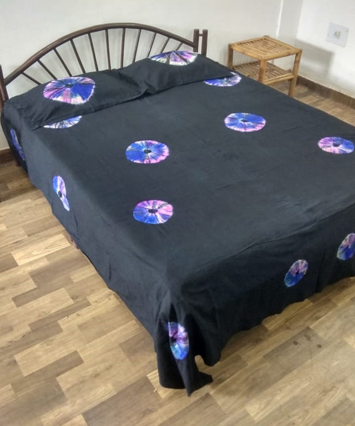 Black multicolour handcrafted tie dye cotton double bedsheet
