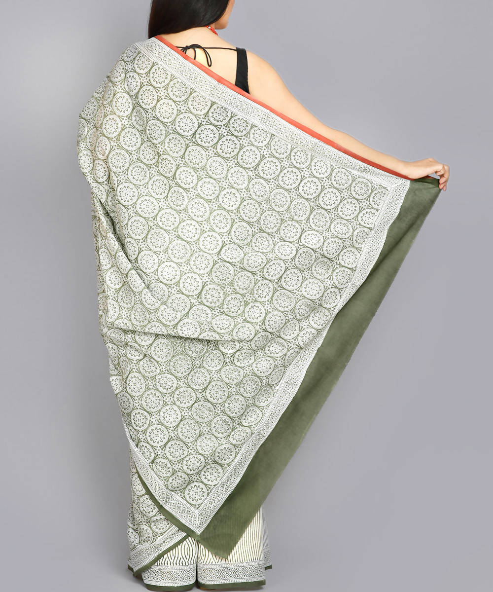 Kiara crafts white half and half block print mul cotton saree