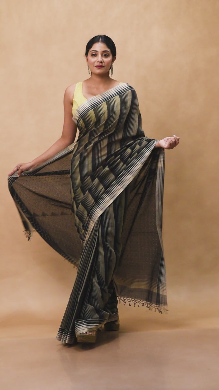 Brown and black handwoven cotton jamdani saree