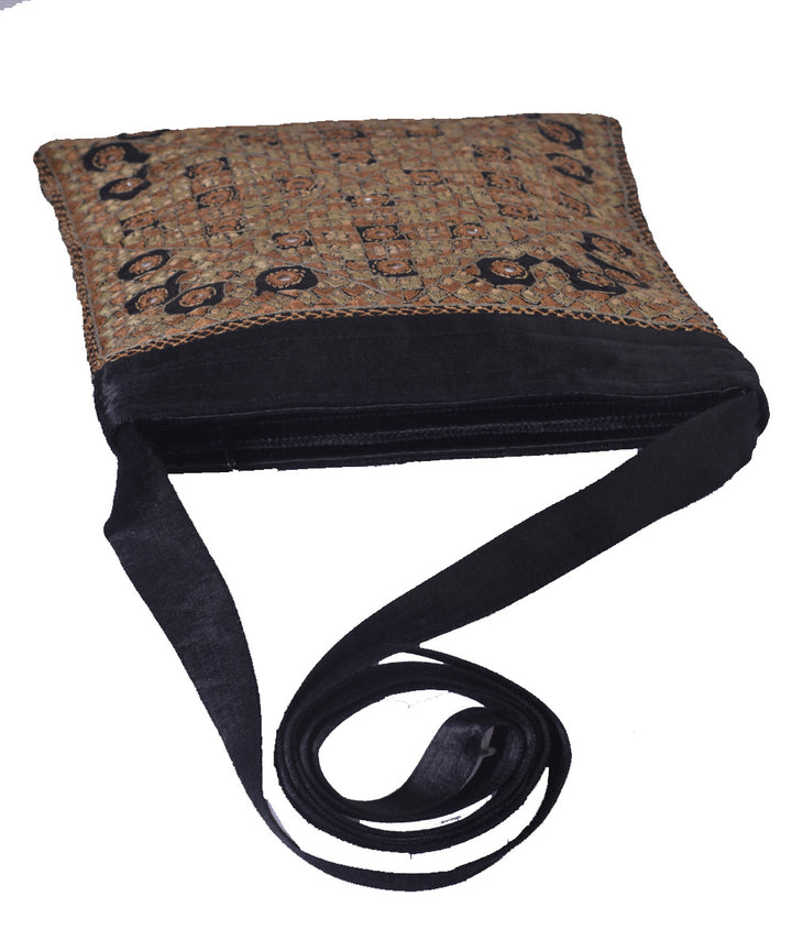 Black beige hand embroidery mashroo cross body bag