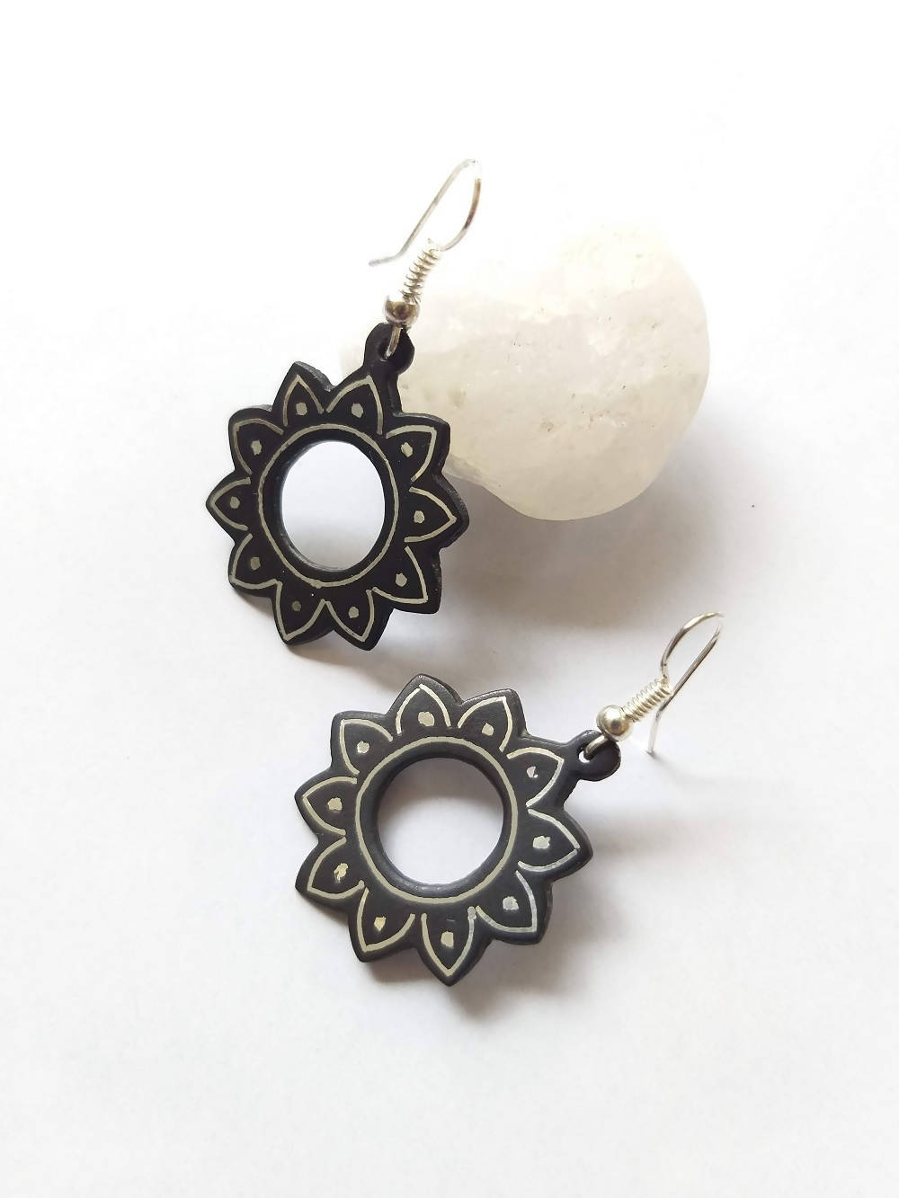 Handcrafted pure silver inlay bidri flower dangler earring