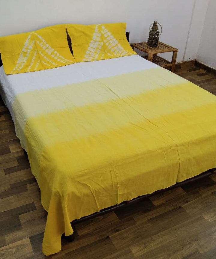 White yellow handcrafted tie dye cotton double bedsheet