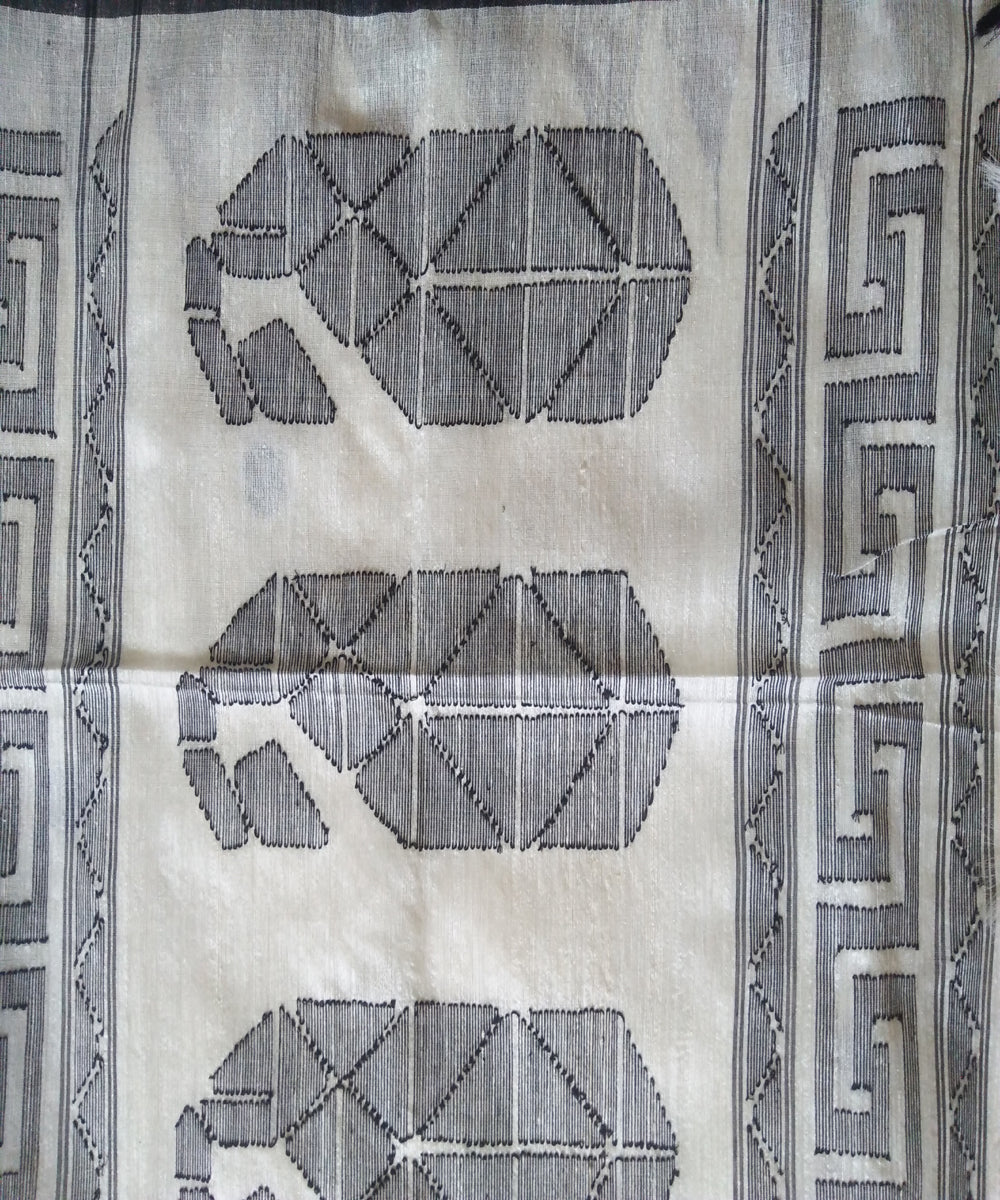 Off white black handwoven bengal matka silk jamdani saree