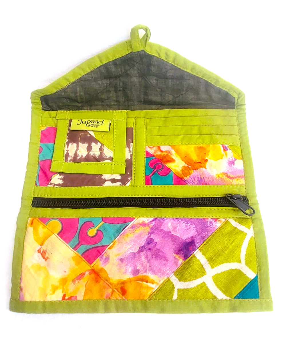Green handcrafted cotton wallet