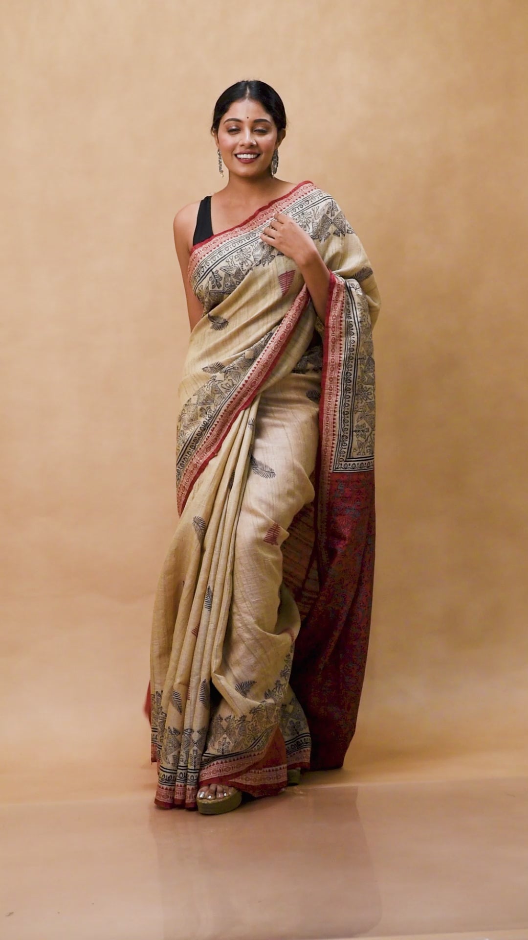 Offwhite handloom tussar silk block print saree with sambalpuri border