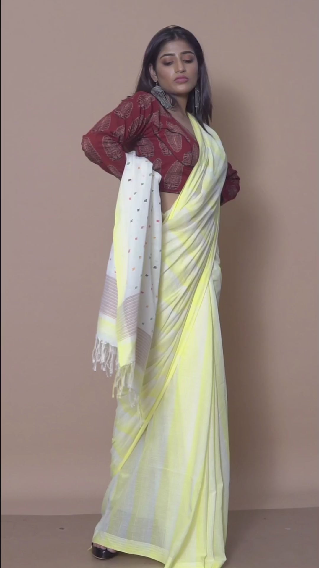 Light yellow handwoven cotton jamdani saree