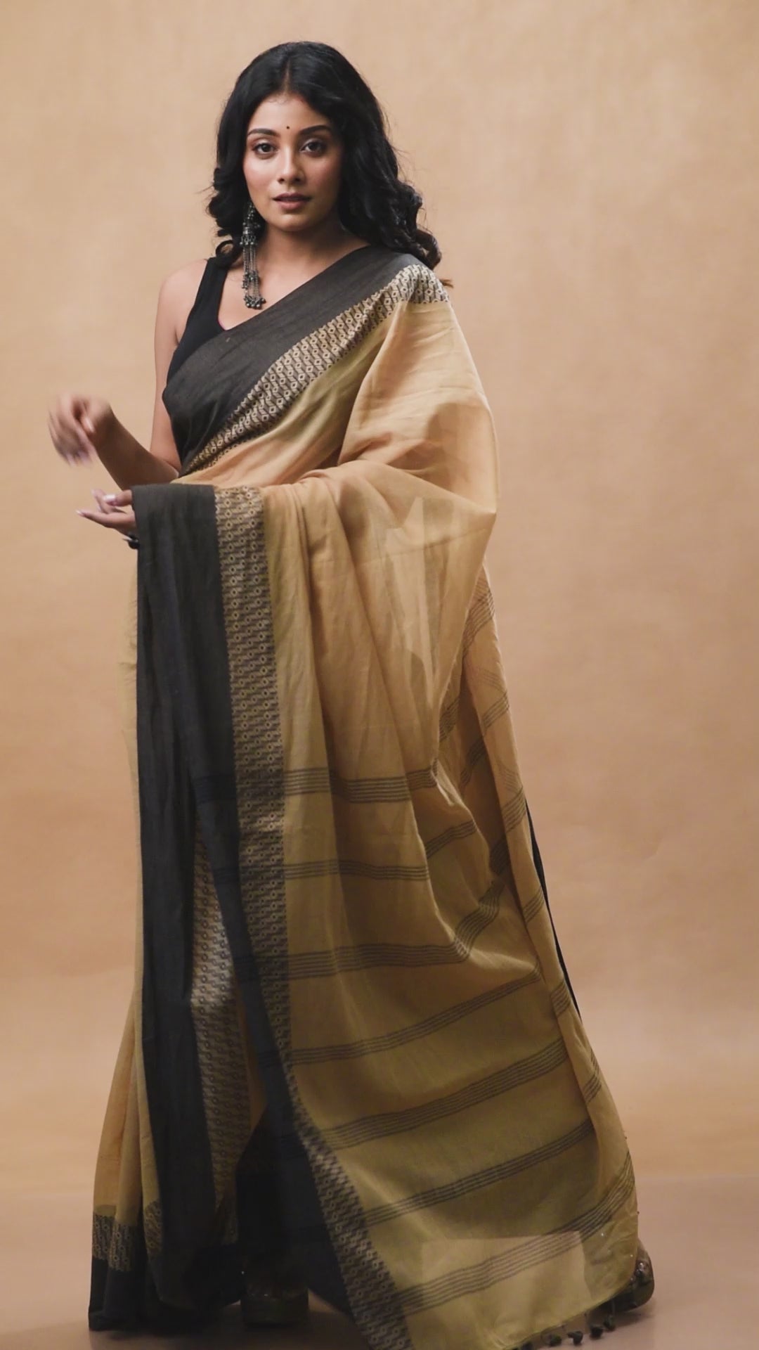 Light brown handloom cotton jamdani saree