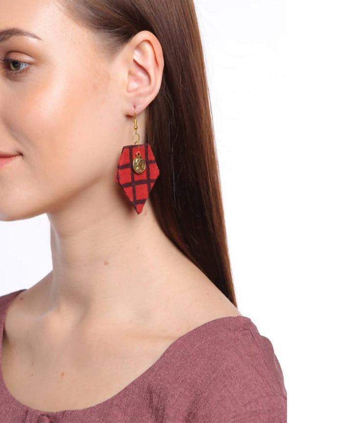 Pentagon red black earring