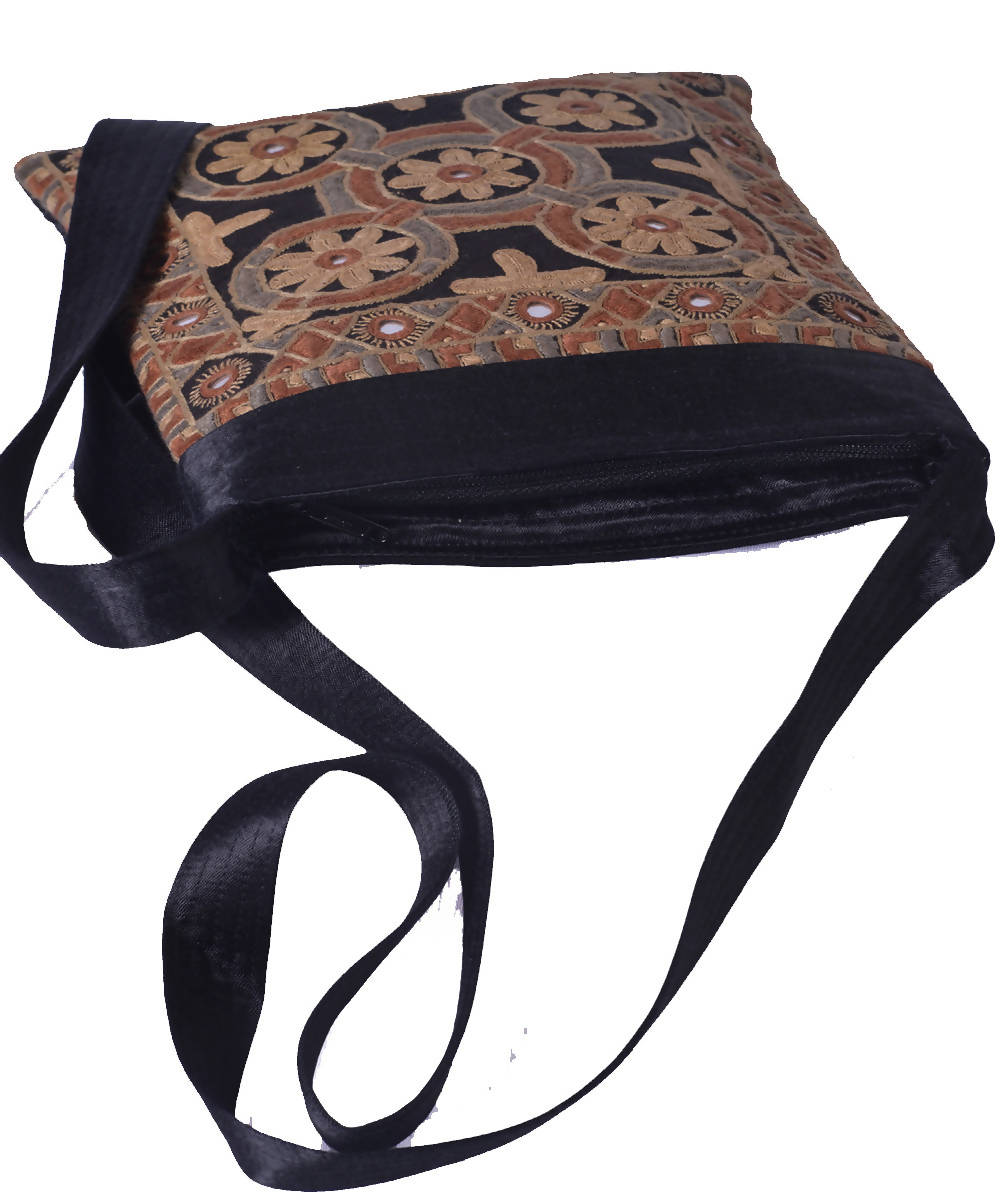 Black mashroo hand embroidery cross body bag