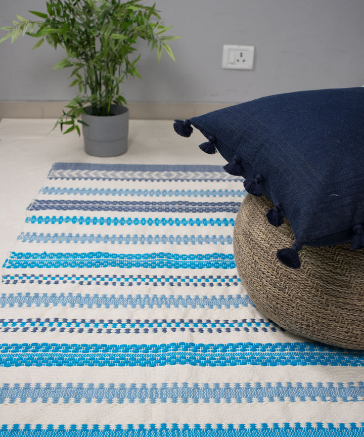 Off white handwoven cotton rug