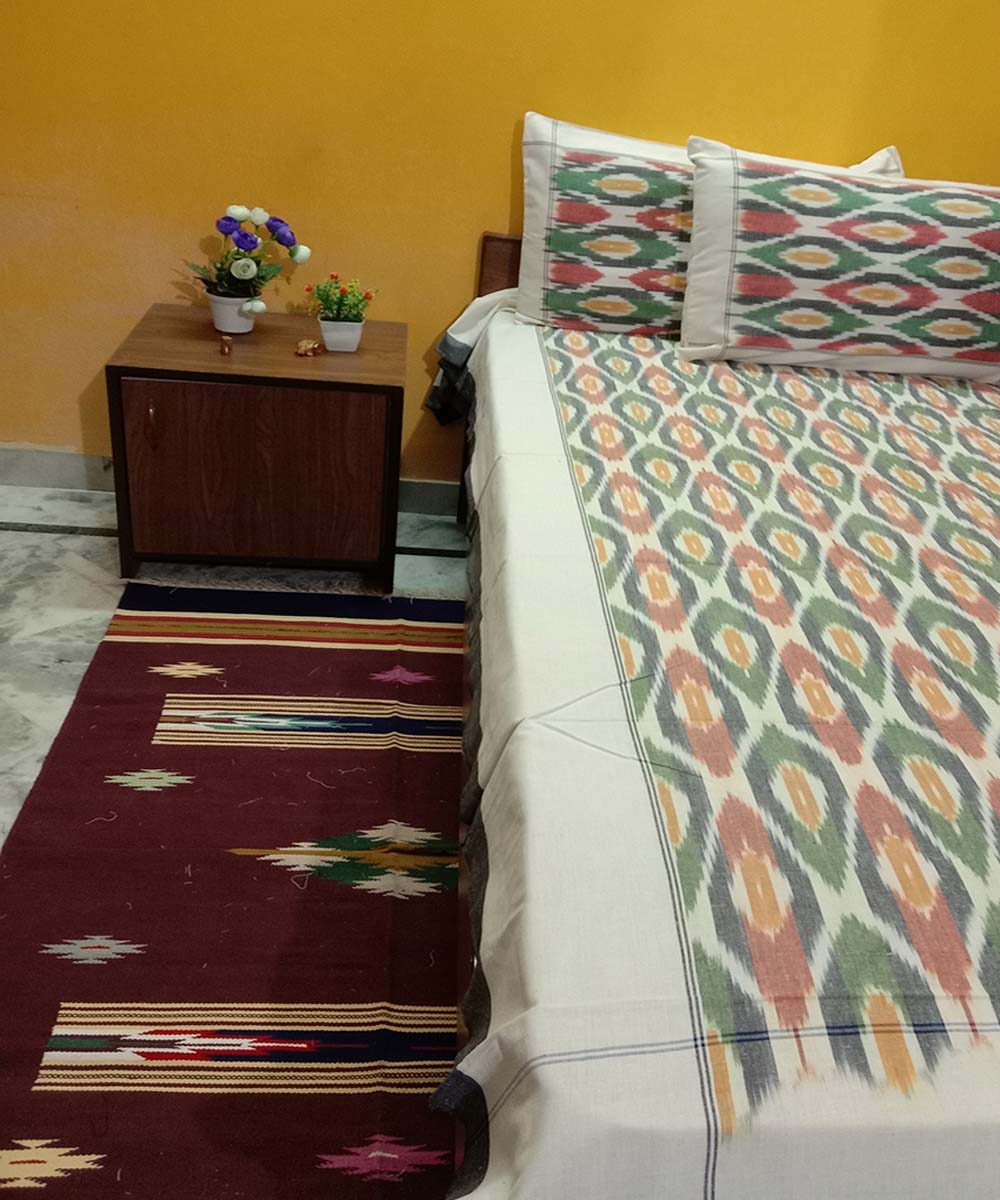 White multicolor handwoven cotton pochampally ikay bedsheet