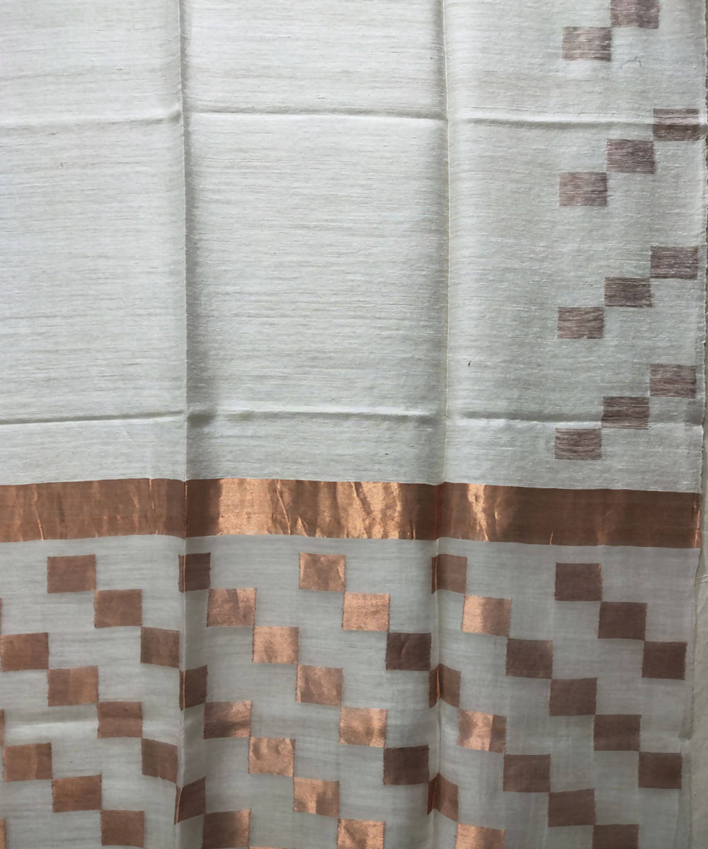 White handwoven jamdani matka silk saree