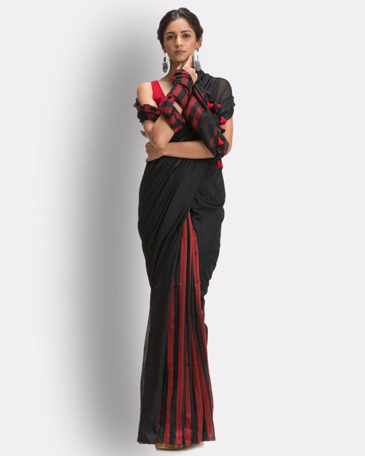 Black red handwoven mul cotton bengal saree