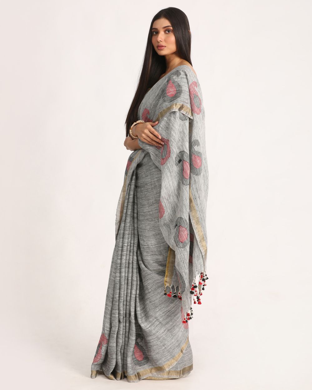 Grey handwoven linen jamdani saree