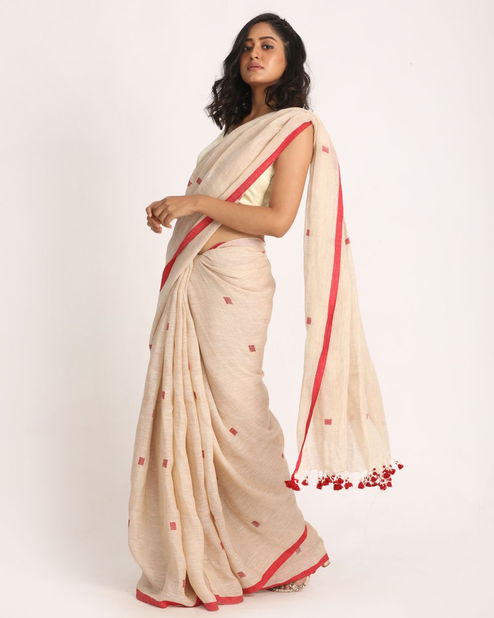 Cream handwoven linen jamdani saree