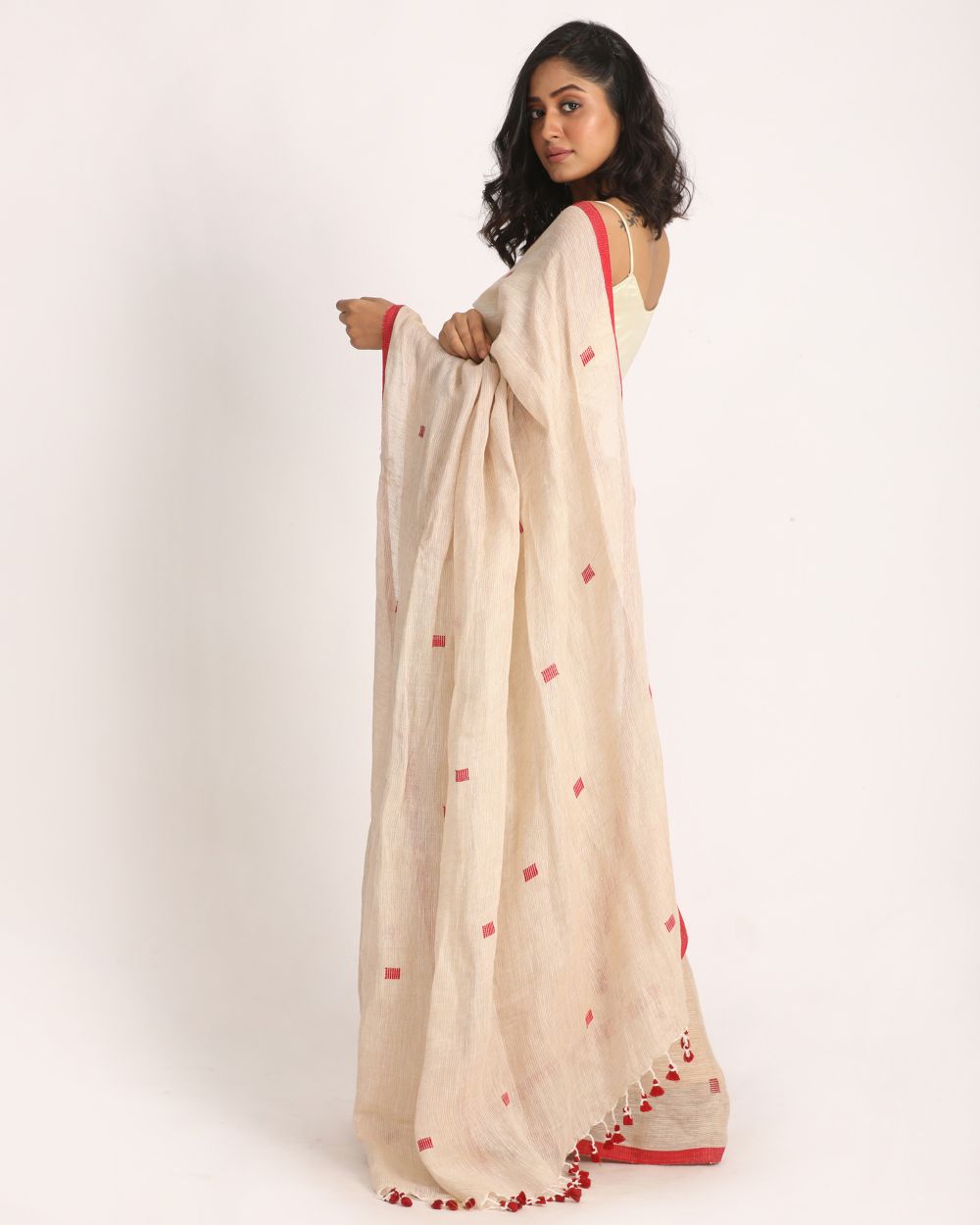 Cream handwoven linen jamdani saree