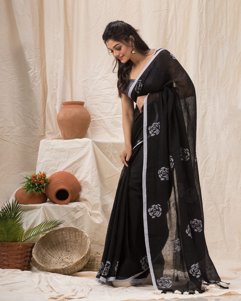 Black white handloom linen jamdani saree