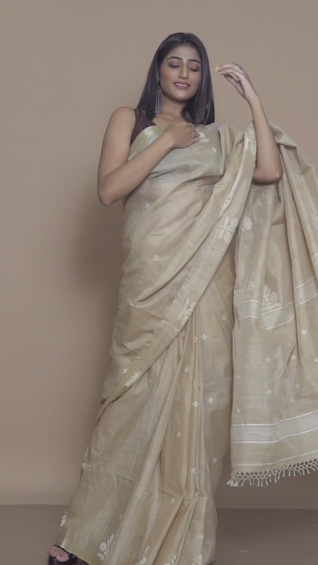 Beige handwoven tussar silk jamdani saree