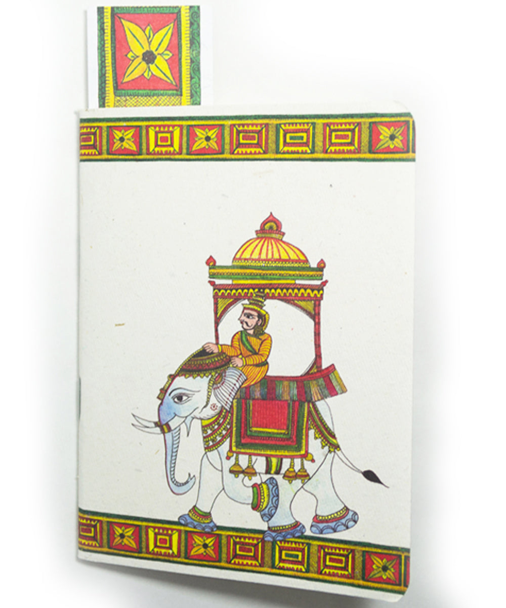 Handcrafted chitrakathi stationary set