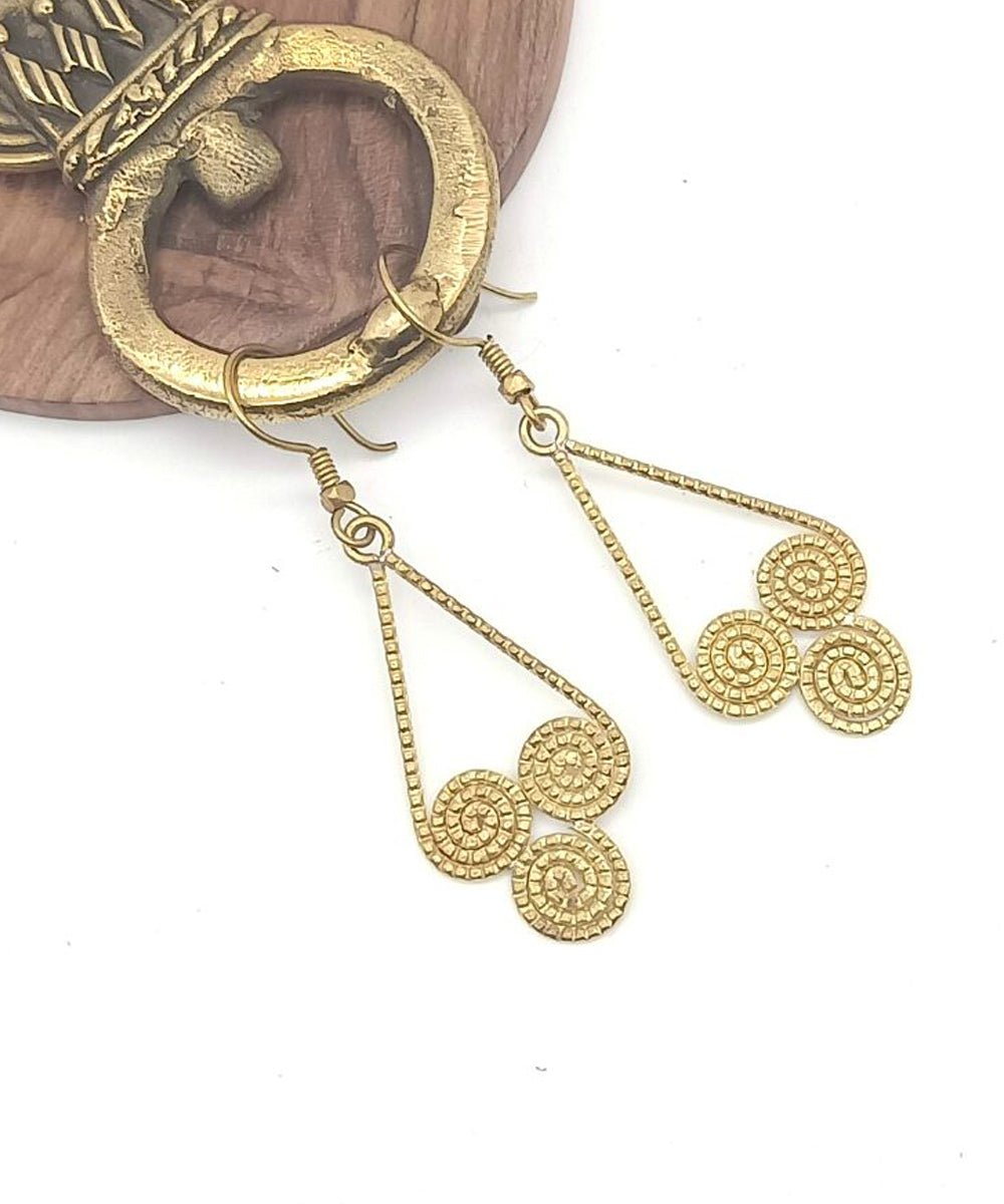 Golden metal tri coil round handmade brass earring