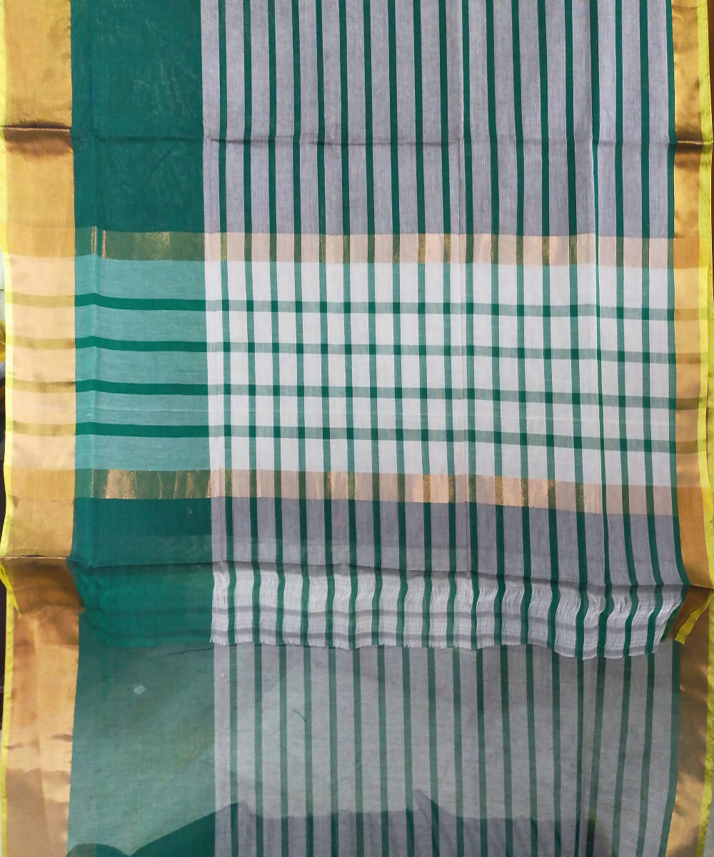 Green and white hand loom cotton venkatagiri saree