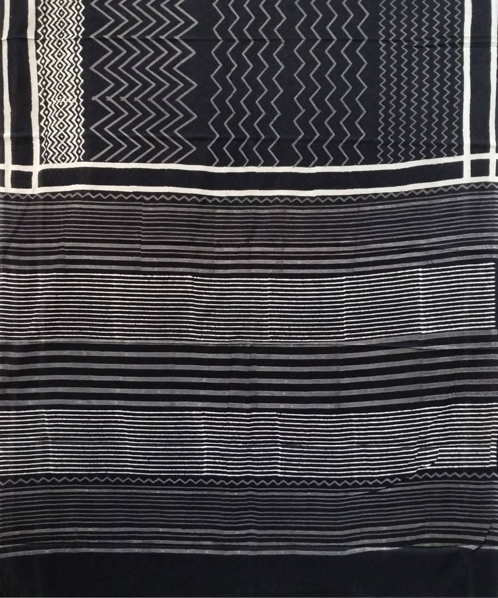 black geometric motif print mul cotton saree