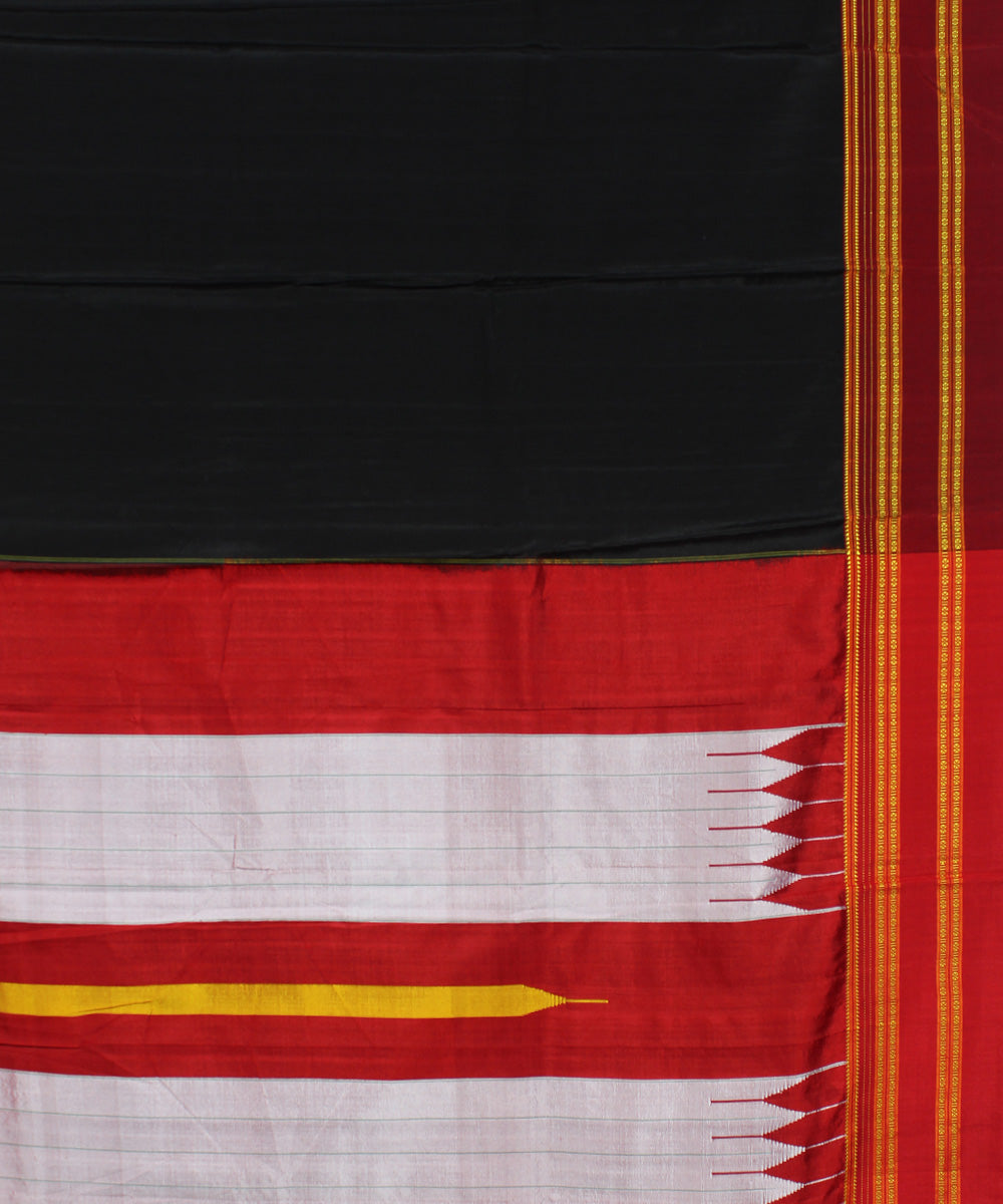 Black red handwoven cotton art silk gayatri border ilkal saree