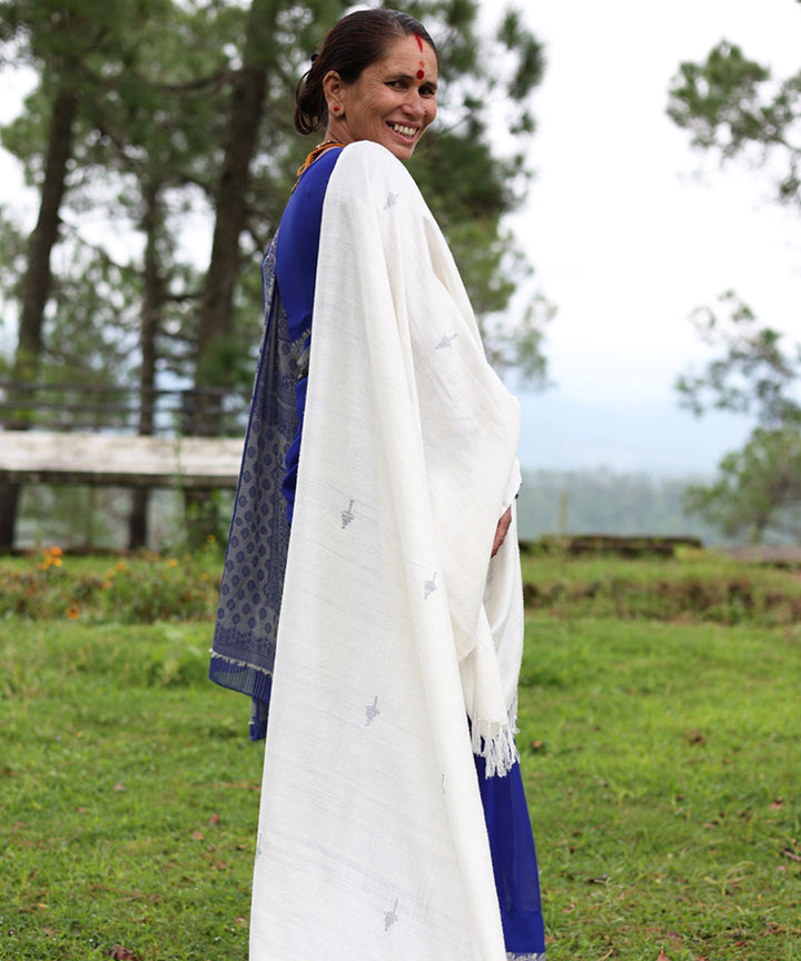 White handwoven bamboo and silk scarf