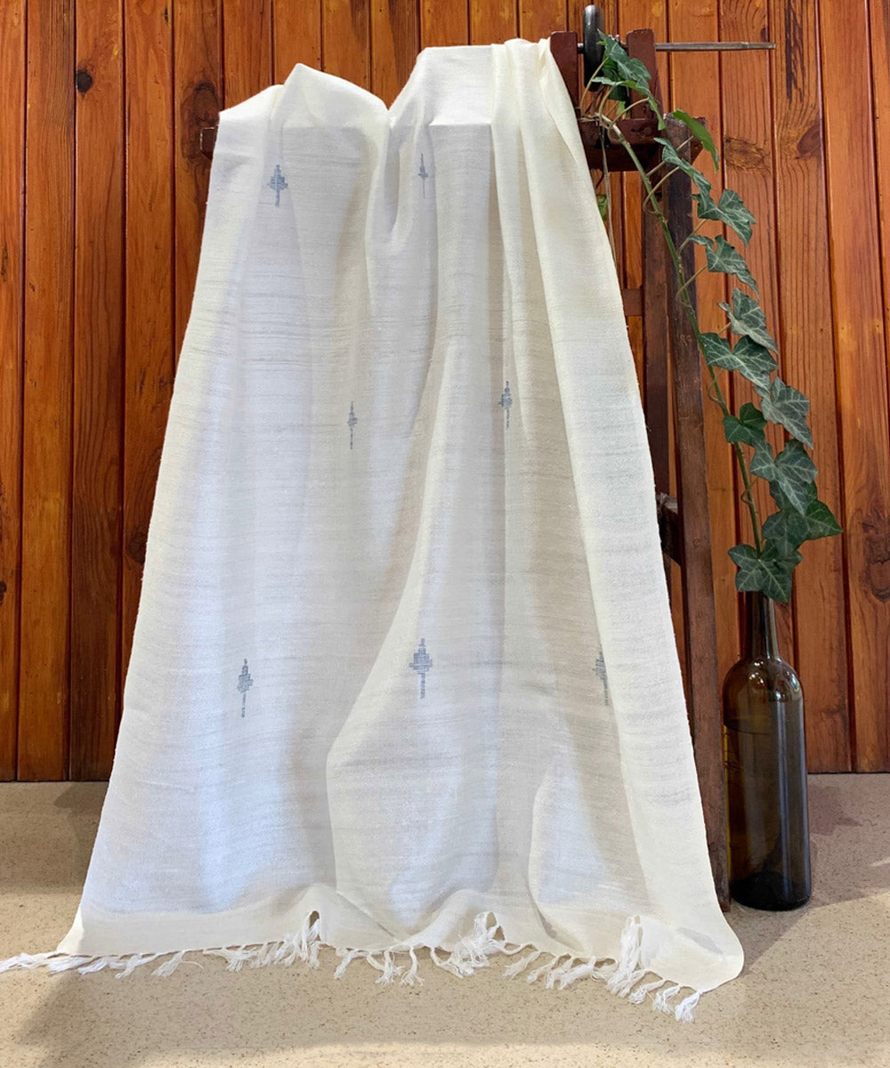 White handwoven bamboo and silk scarf