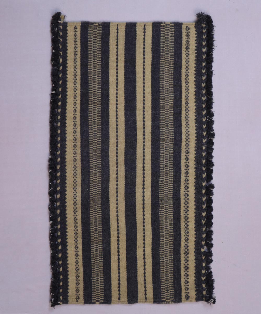 Multicolour handwoven woolen carpet