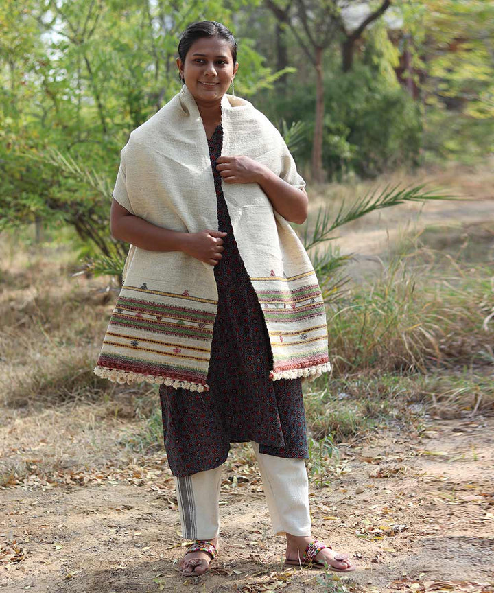 Natural white handspun handloom woolen stole