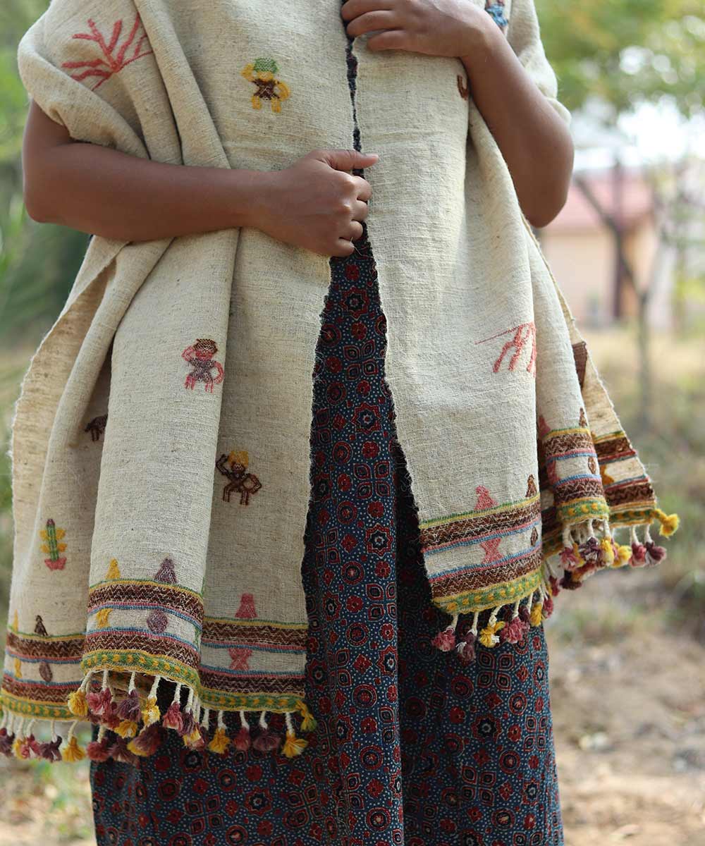 Natural white handspun handwoven woolen stole