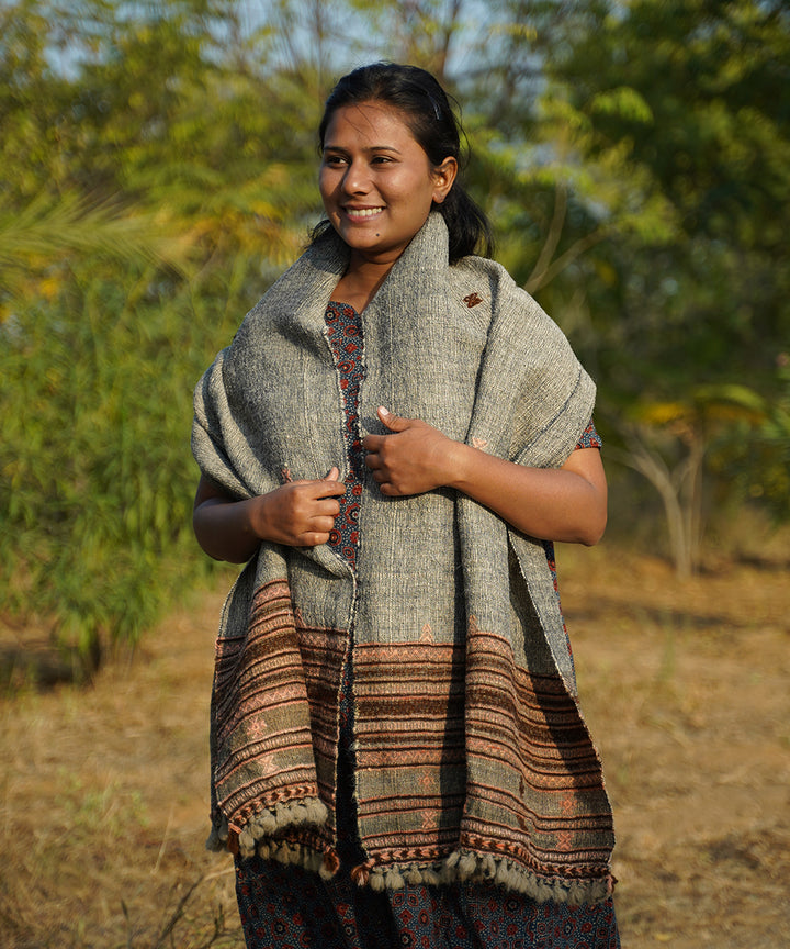 White grey handpun handwoven woolen stole