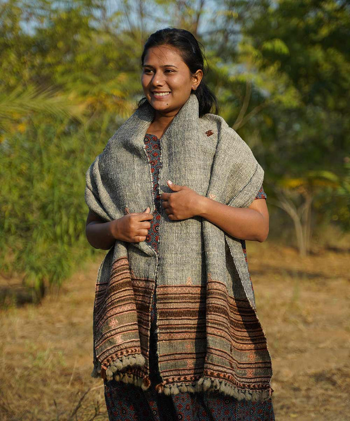 White grey handpun handwoven woolen stole