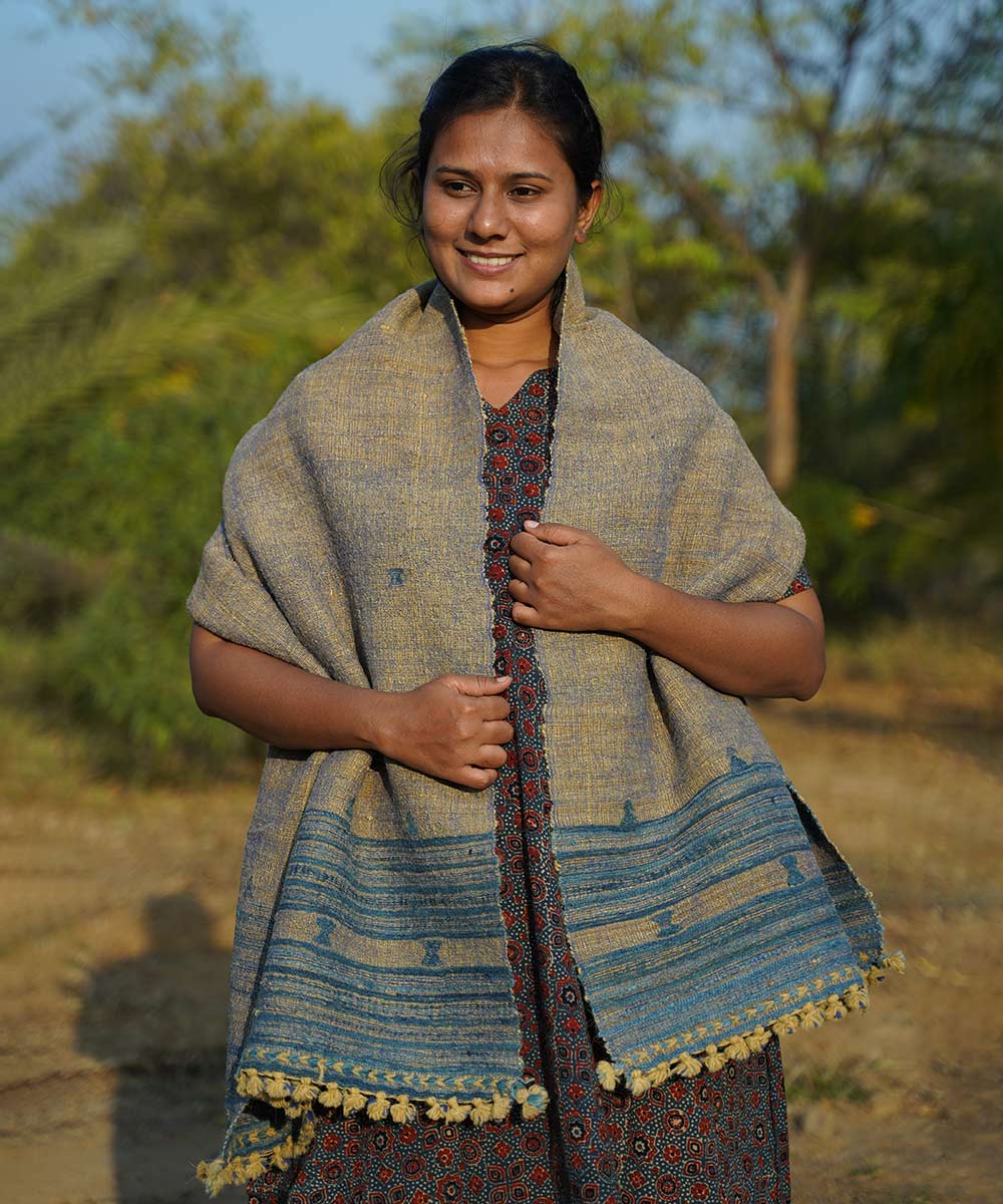 Yellow indigo handspun handloom woolen stole