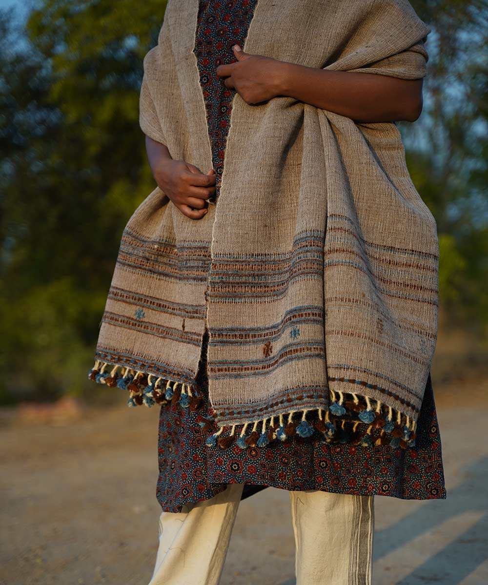 Off white handspun hand loom woolen shawl