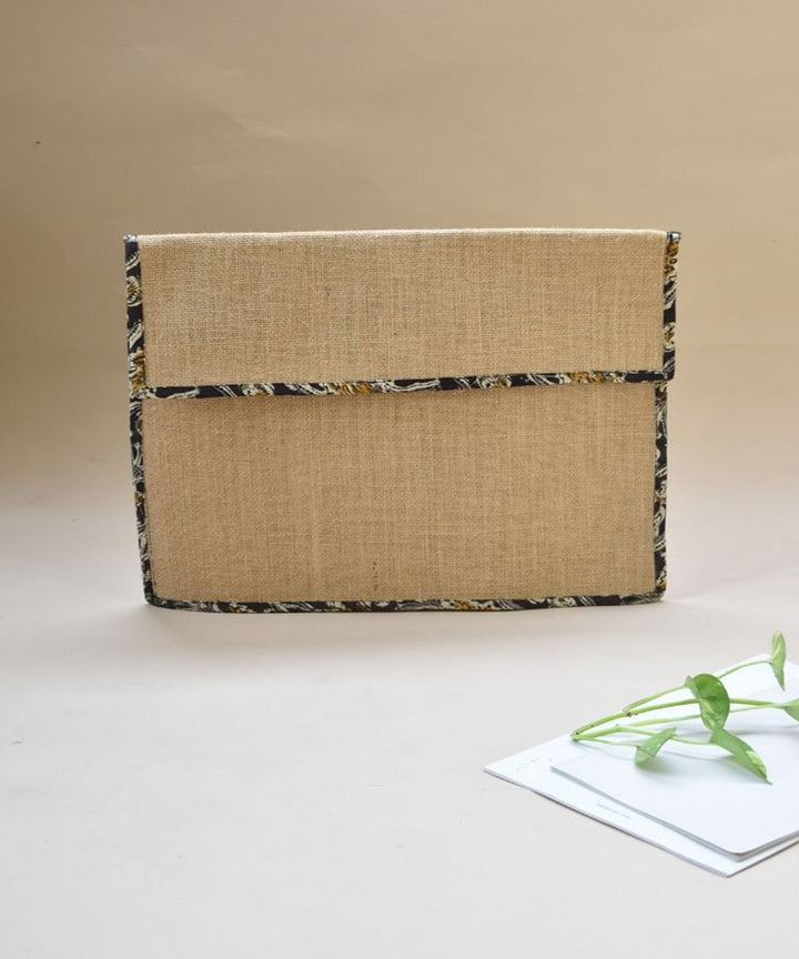 Beige handcrafted jute slip folder