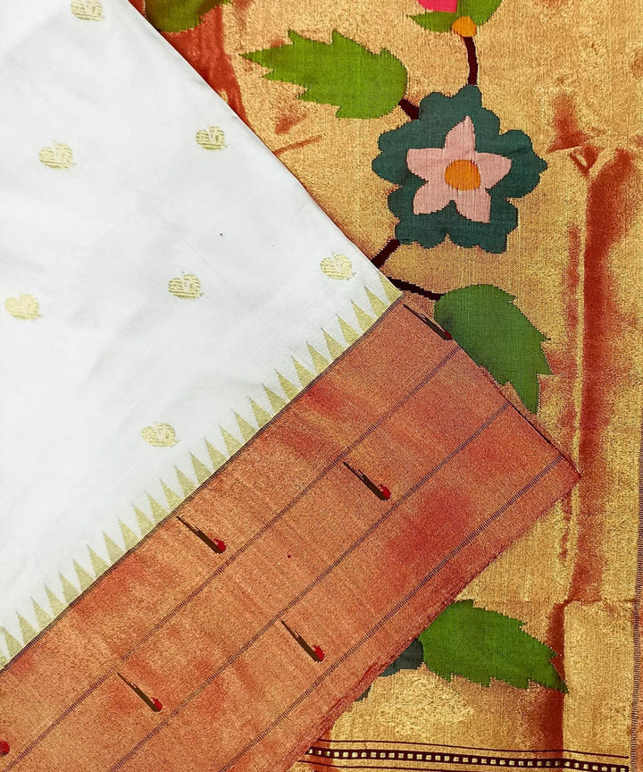 White triple muniya rich pallu silk paithani