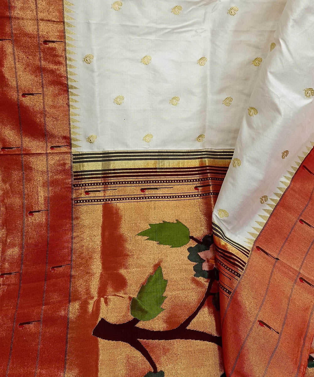 White triple muniya rich pallu silk paithani