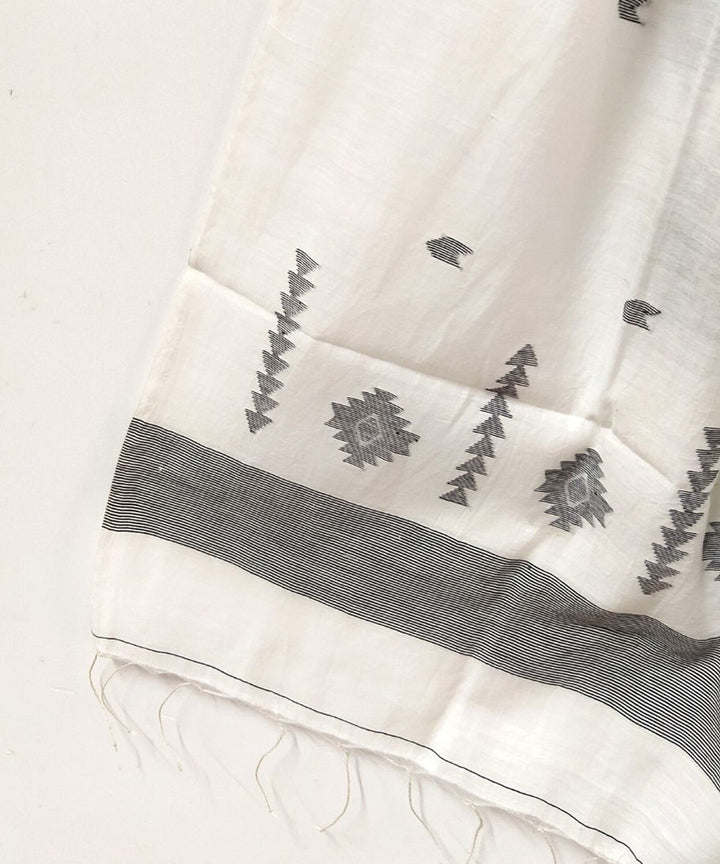 White black handwoven cotton jamdani stole
