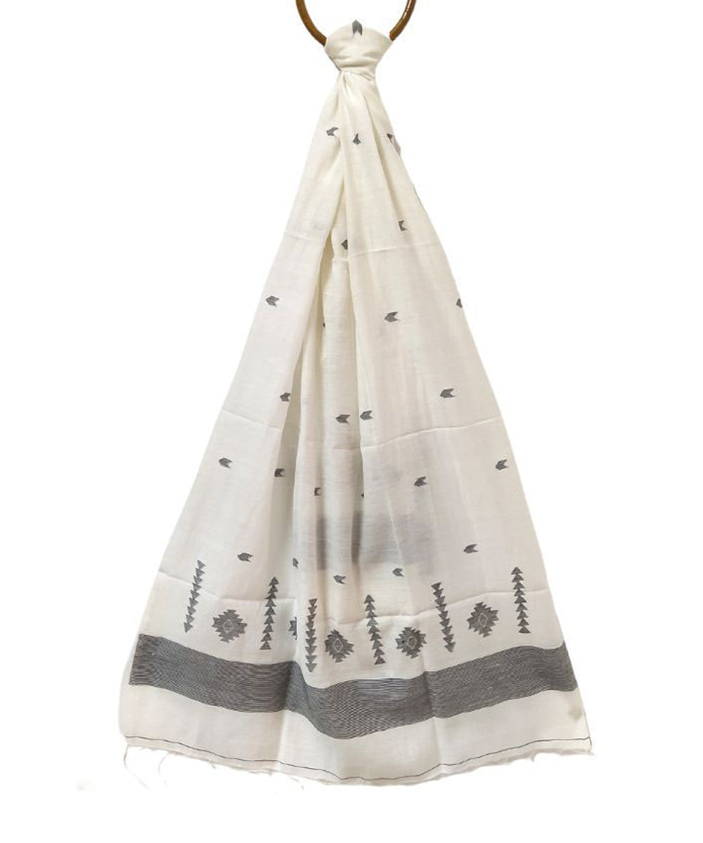 White black handwoven cotton jamdani stole