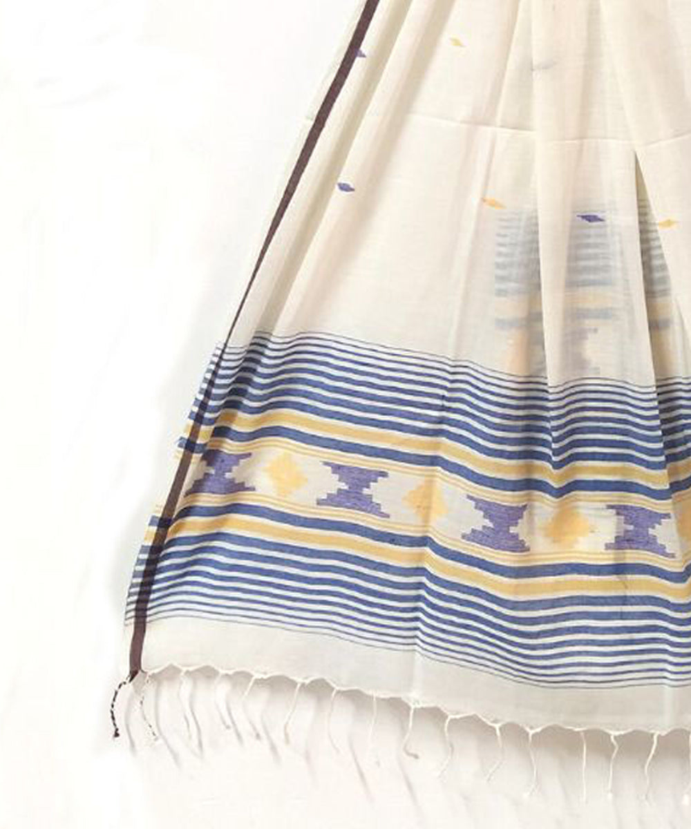White blue handwoven cotton jamdani stole