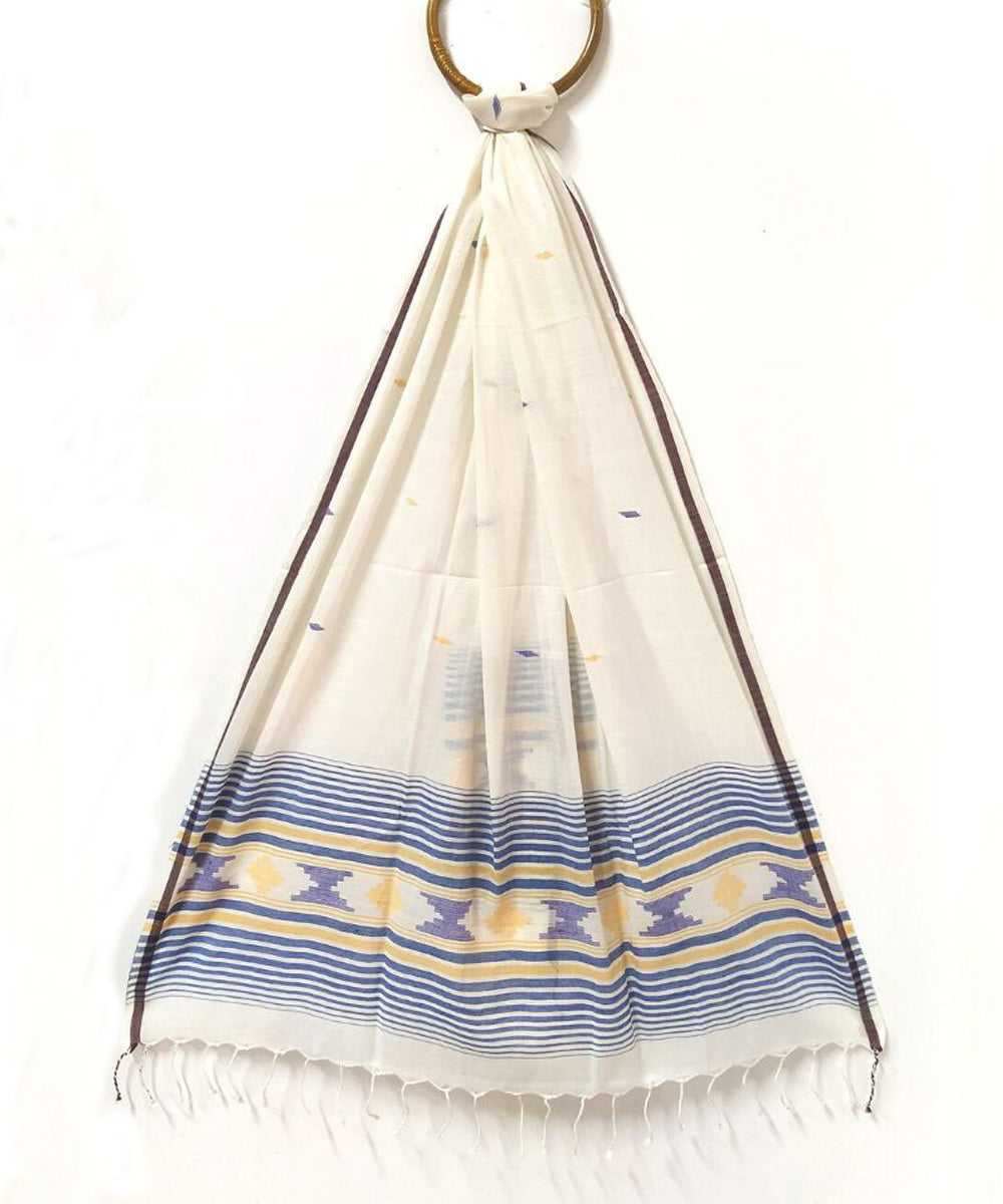 White blue handwoven cotton jamdani stole